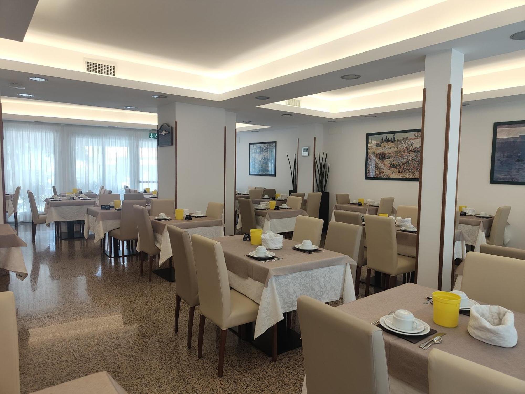 Anna Hotel 2*