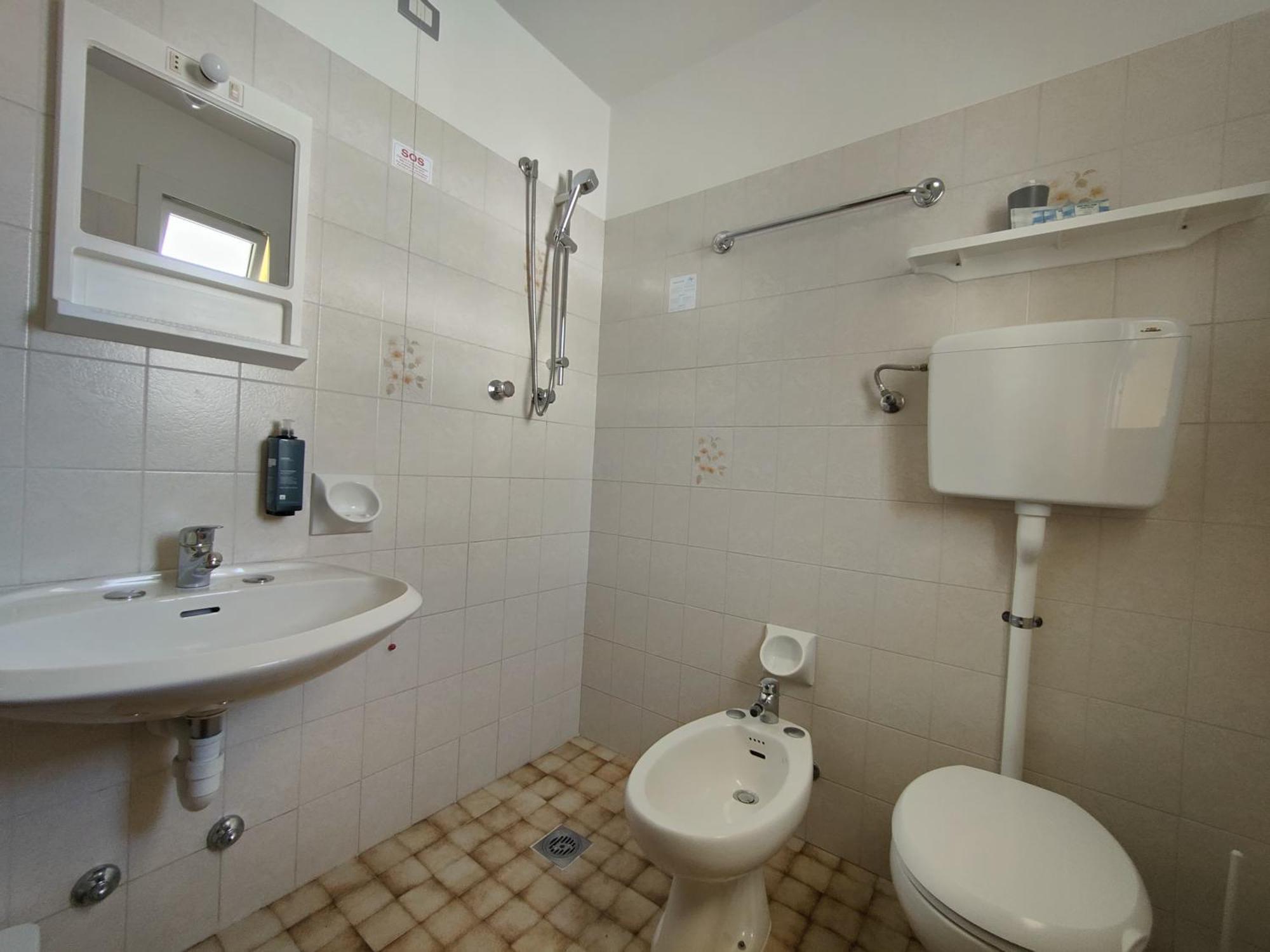 Anna Hotel 2*